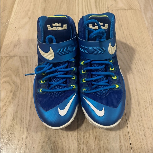 Nike Kids Blue and White Sneakers